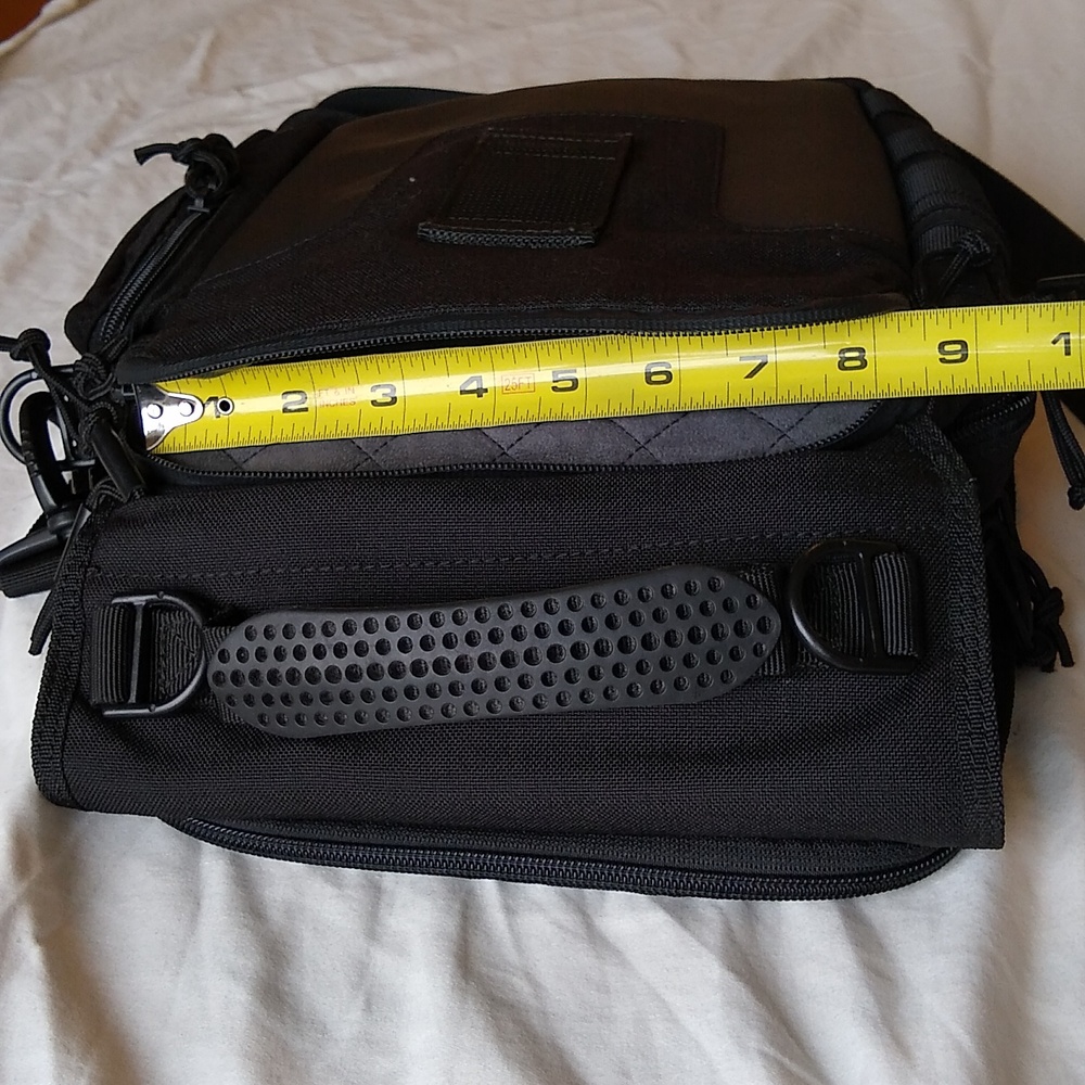 Hazard4 Kato Tablet/Netbook Mini-Messenger Bag, Black - Picture 5 of 14